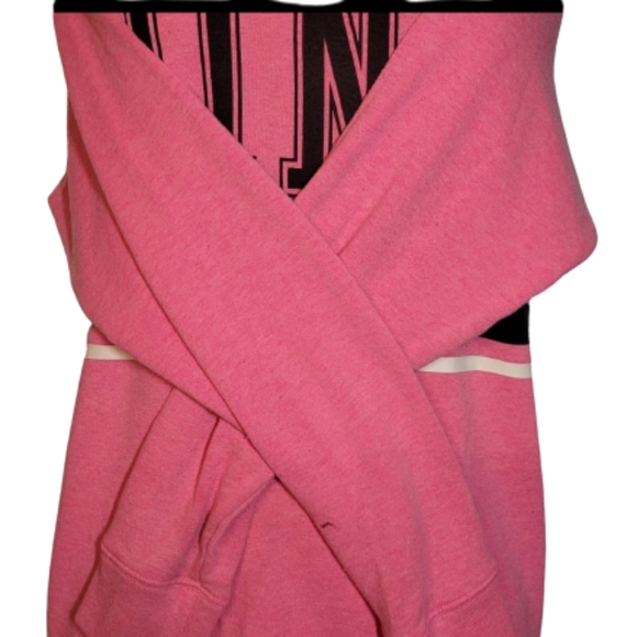 •𝙑𝙎•𝙋𝙄𝙉𝙆•𝙎𝙃𝙄𝙍𝙏• - Picture 4 of 10